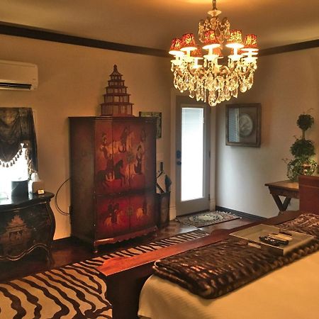The Victoria Bed & Breakfast Bentonville Extérieur photo