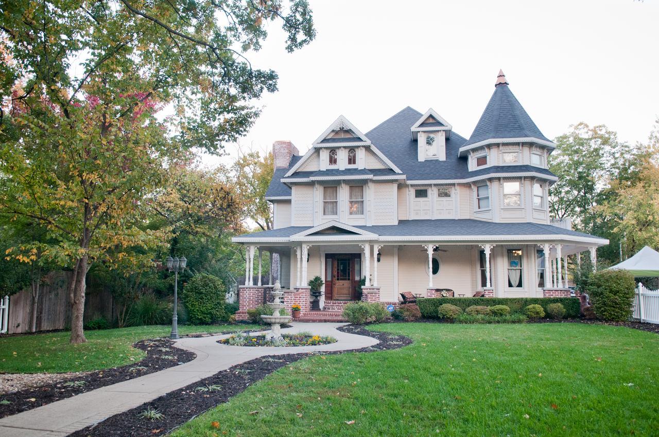The Victoria Bed & Breakfast Bentonville Extérieur photo