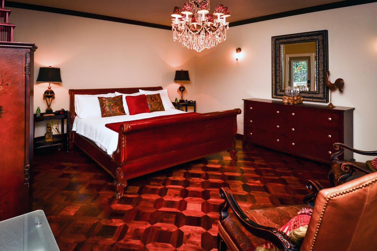 The Victoria Bed & Breakfast Bentonville Extérieur photo