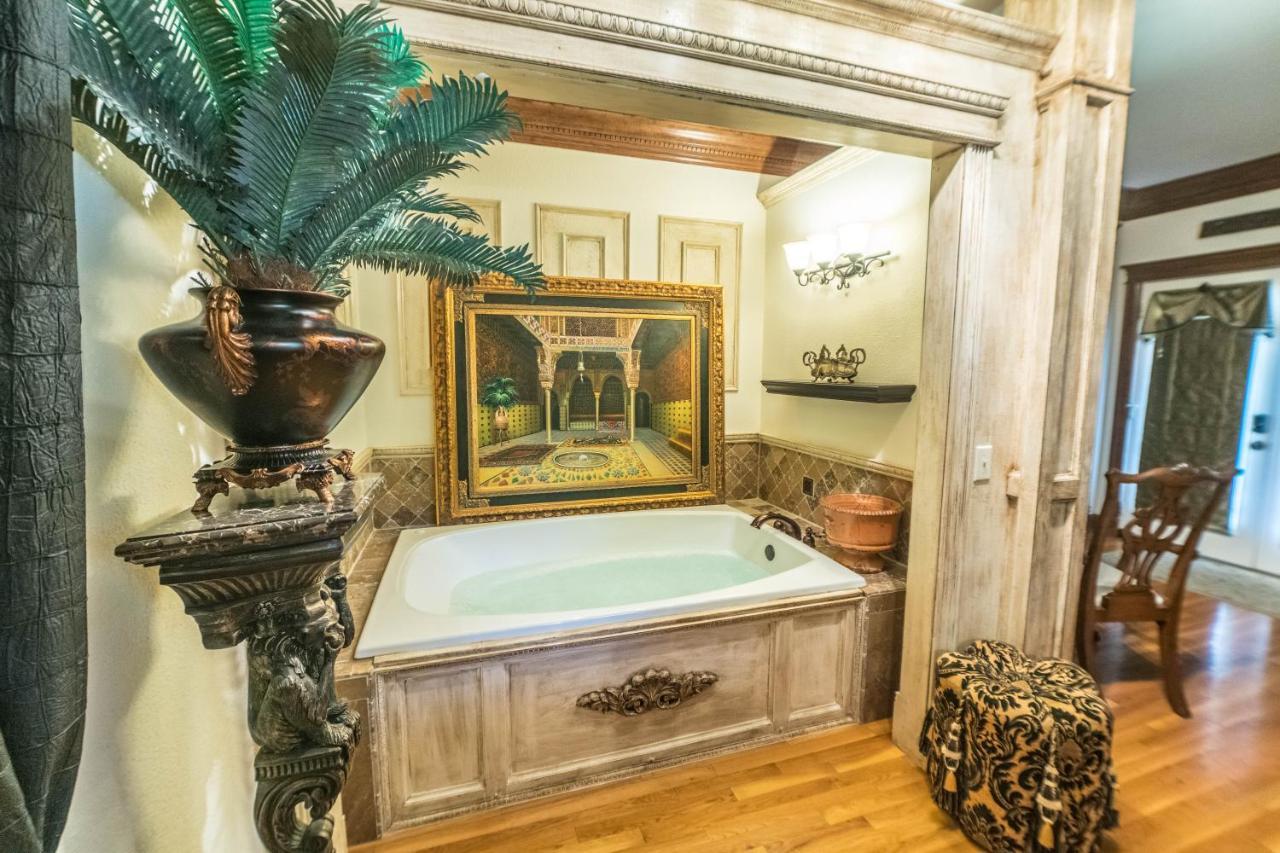 The Victoria Bed & Breakfast Bentonville Extérieur photo