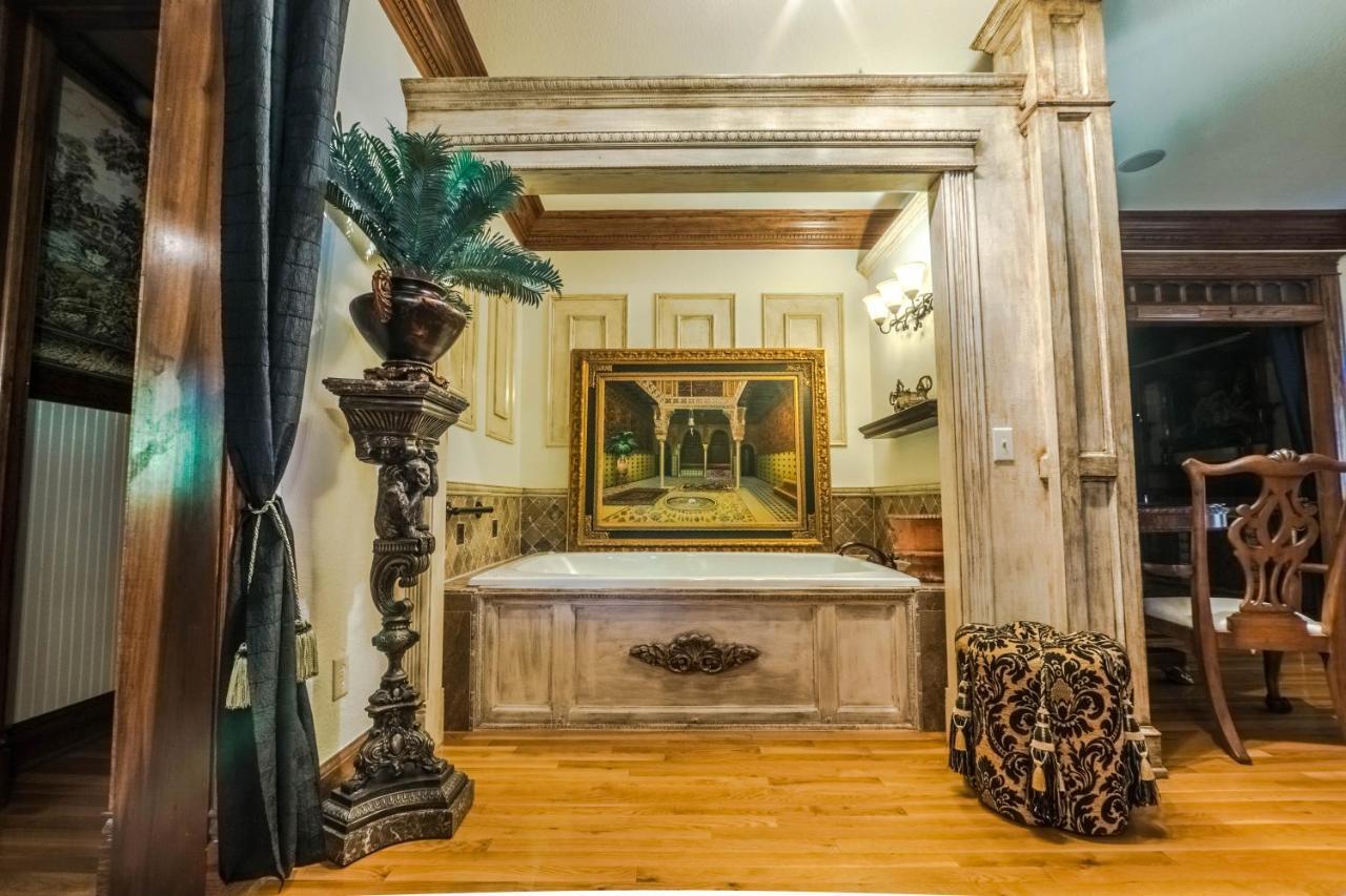 The Victoria Bed & Breakfast Bentonville Extérieur photo