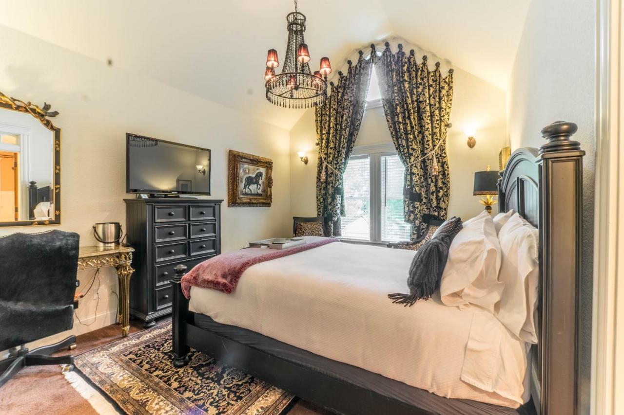 The Victoria Bed & Breakfast Bentonville Extérieur photo